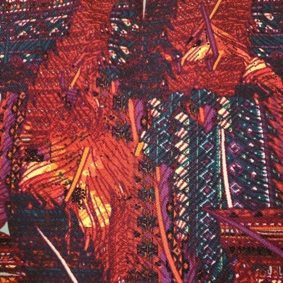 LulaRoe Black Red Abstract Skirt Women's Medium M Stretch Wide Waistband EUC - Picture 4 of 7